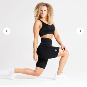 Womens Best Seamless Sports Bra & Biker Shorts Set
